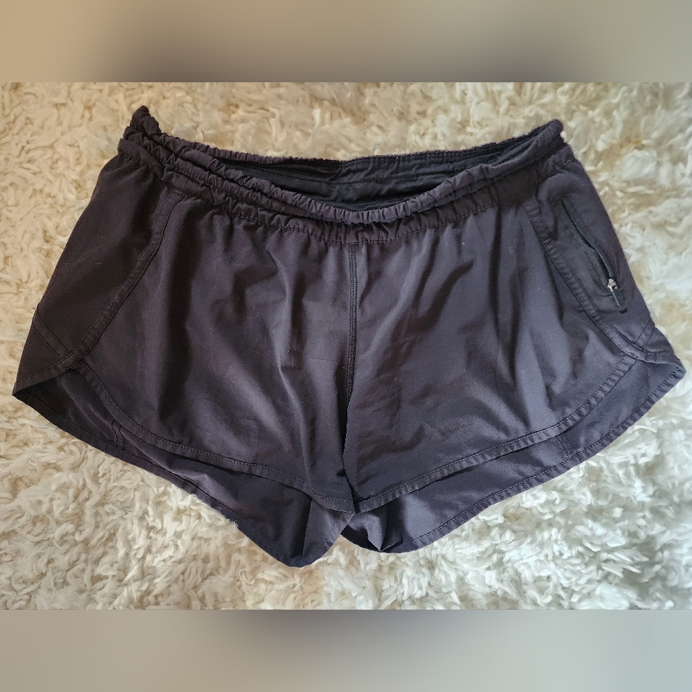 Lululemon Hotty Hot Short